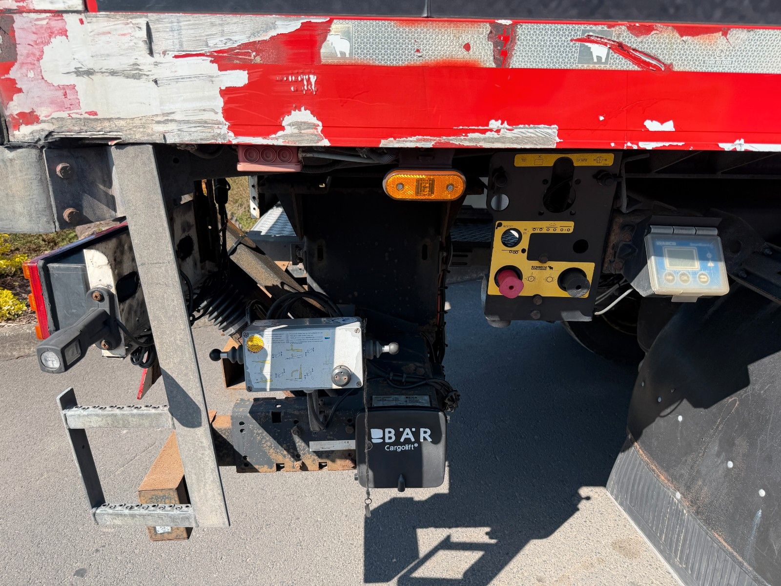 Fahrzeugabbildung Schmitz Cargobull SKO10 Carrier Maxima 1300 LBW Bär 2000kg gelenkt