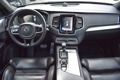 Fahrzeugabbildung Volvo XC90 D5 AWD*R-Design*VOLL*360°*LUFT*Mietkauf