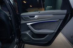 AUDI RS6 Avant*HU*PANO*MATRIX*AHK*SH*KERAMIK*360*B&O*