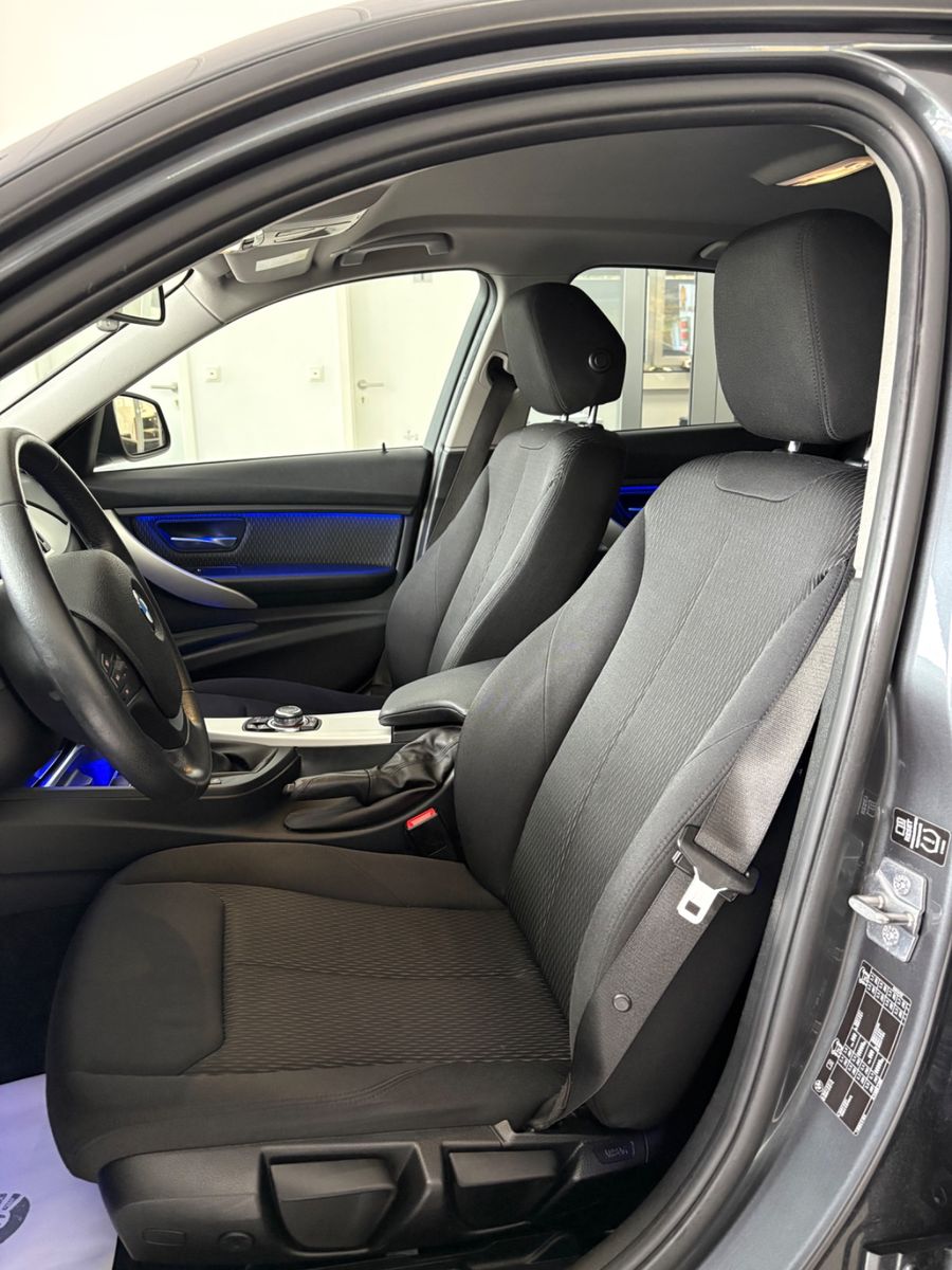 Fahrzeugabbildung BMW 325 d Lim. F30 *NAVIGATION*AMBIENTE*