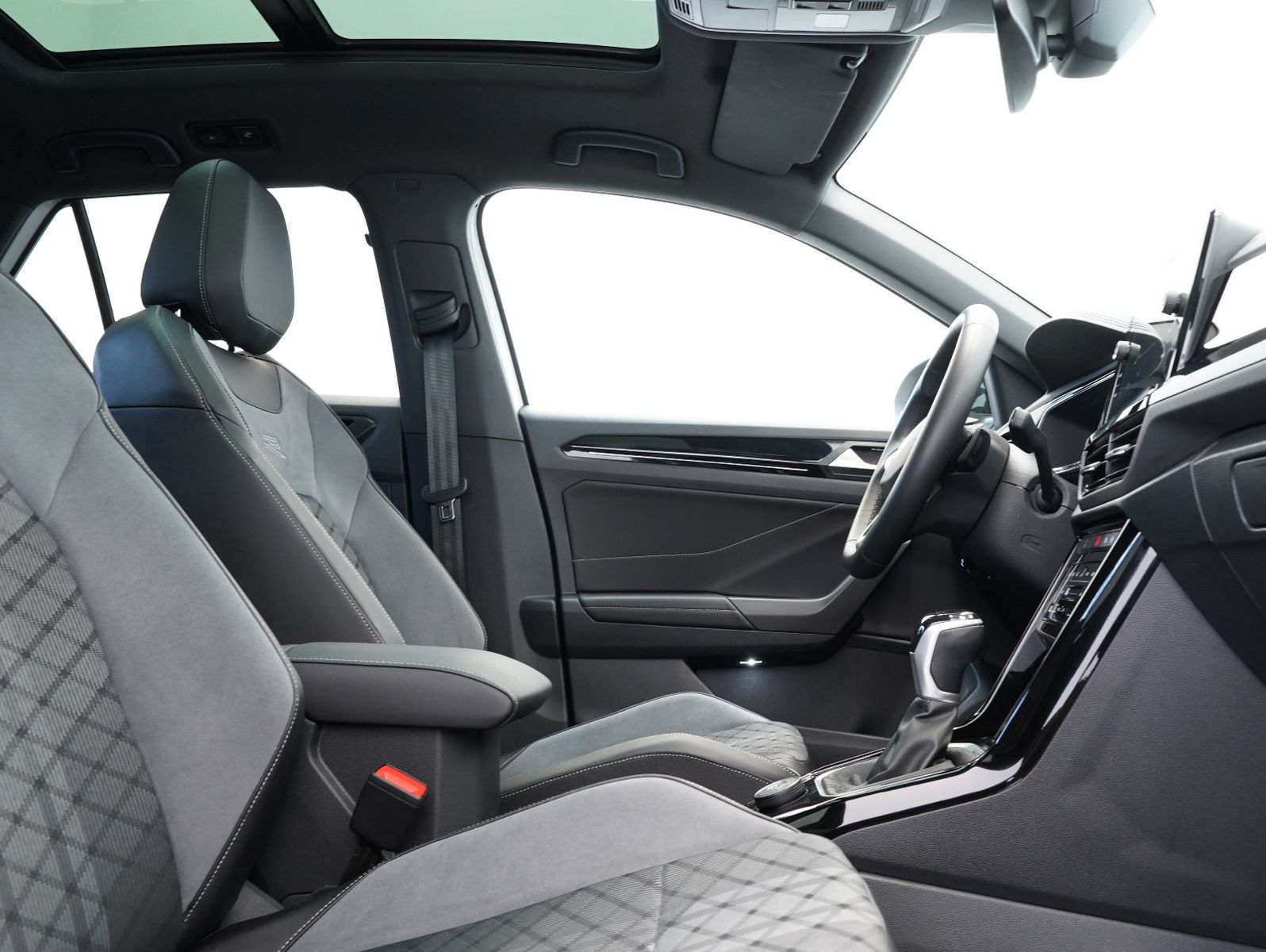 Fahrzeugabbildung Volkswagen T-Roc 2.0 TSI DSG 4Motion R-Line BLACKSTYLE PANO