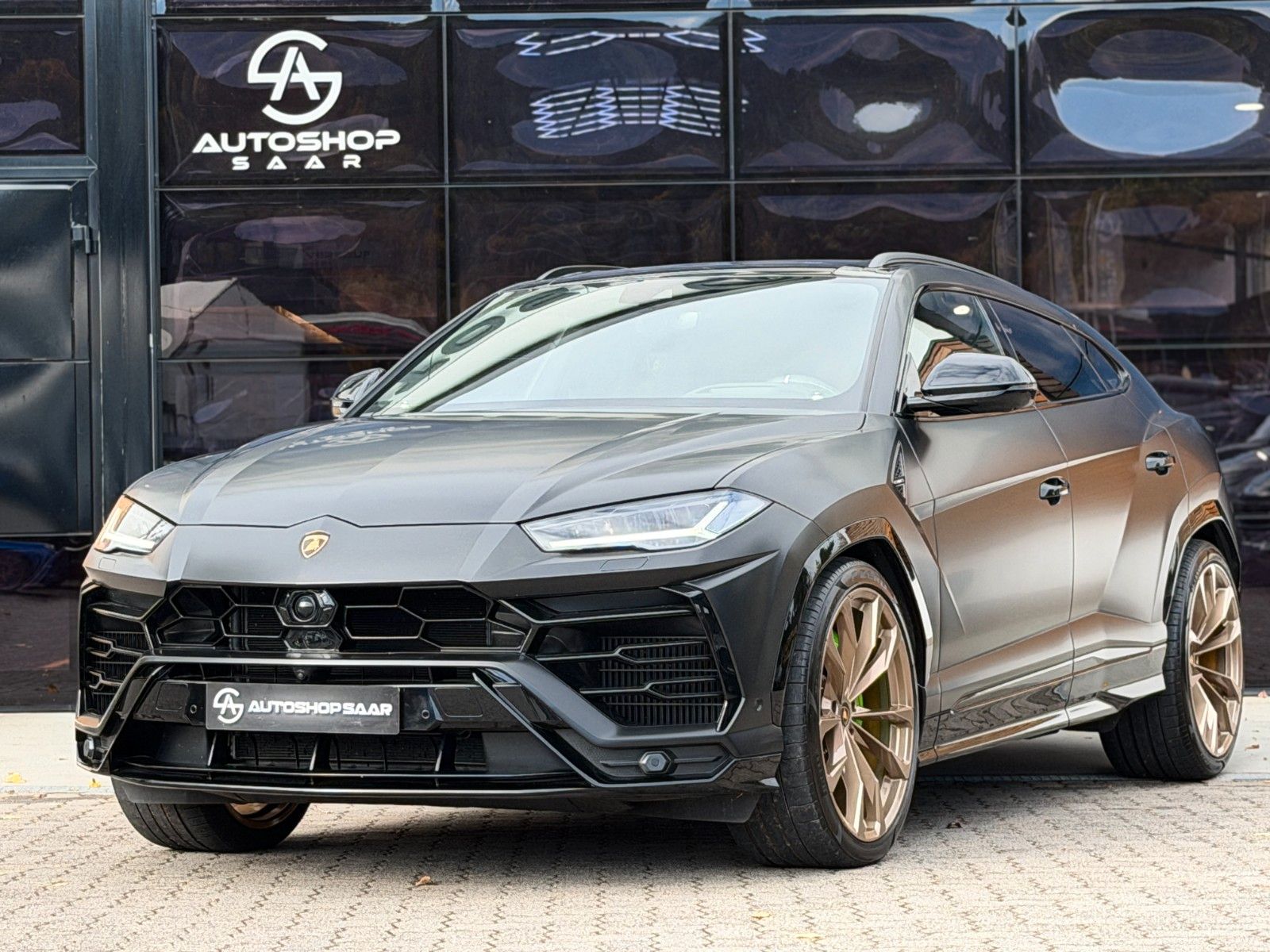LAMBORGHINI Urus Urus 4.0 V8 Autom. MwSt/23-Zoll/B&amp;O/360°/PANO – Ansicht 1