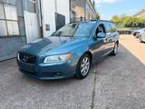 Volvo V70 Kombi Momentum - blaue Volvo V70
