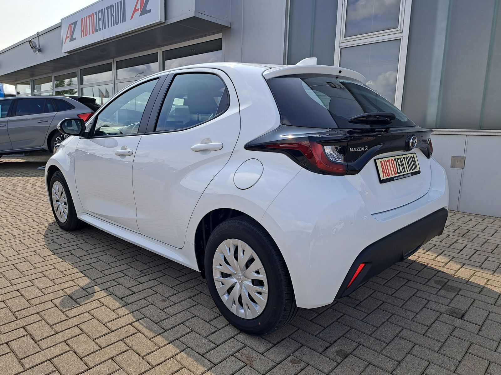 Fahrzeugabbildung Mazda 2 Hybrid 1.5 AUTOMATIK ABSTANDSTEMPOMAT
