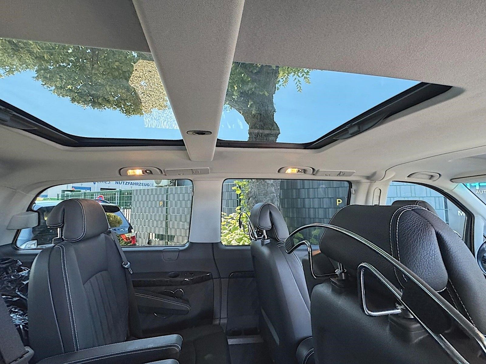 Fahrzeugabbildung Mercedes-Benz Viano 3.0 CDI Avantgarde Edition 125 lang *Pano*