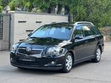 Toyota Avensis Kombi 1.8 Sol /1-Hand/Scheckheftgepflegt - Toyota Avensis: Kombi, 1.8