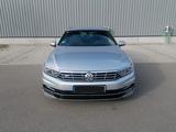 Volkswagen Passat Variant 2.0 TDI R-Line/AHK/SHZ Highline - VW Passat Variant von privat