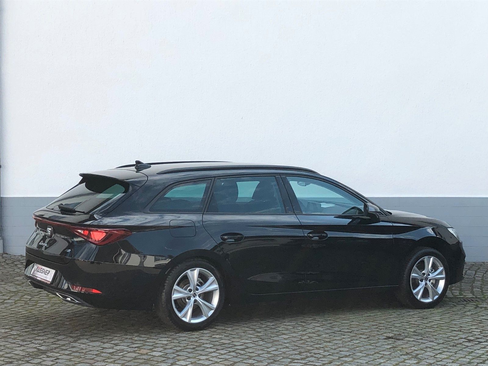 Fahrzeugabbildung SEAT Leon Sportstourer 1.5 eTSI FR *DSG *AHZV