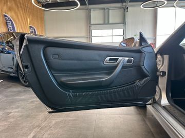MYAUTOCENTER – Gebraucht- und Jahreswagen mit Werkstattservice in Pfaffenhofen Mercedes-Benz SLK 230 Kompressor ""1.HAND*KLIMA*LEDER*SZHZ*