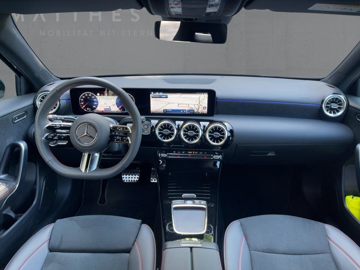 Fahrzeugabbildung Mercedes-Benz A 180 d AMG/Kamera/LED/AHK