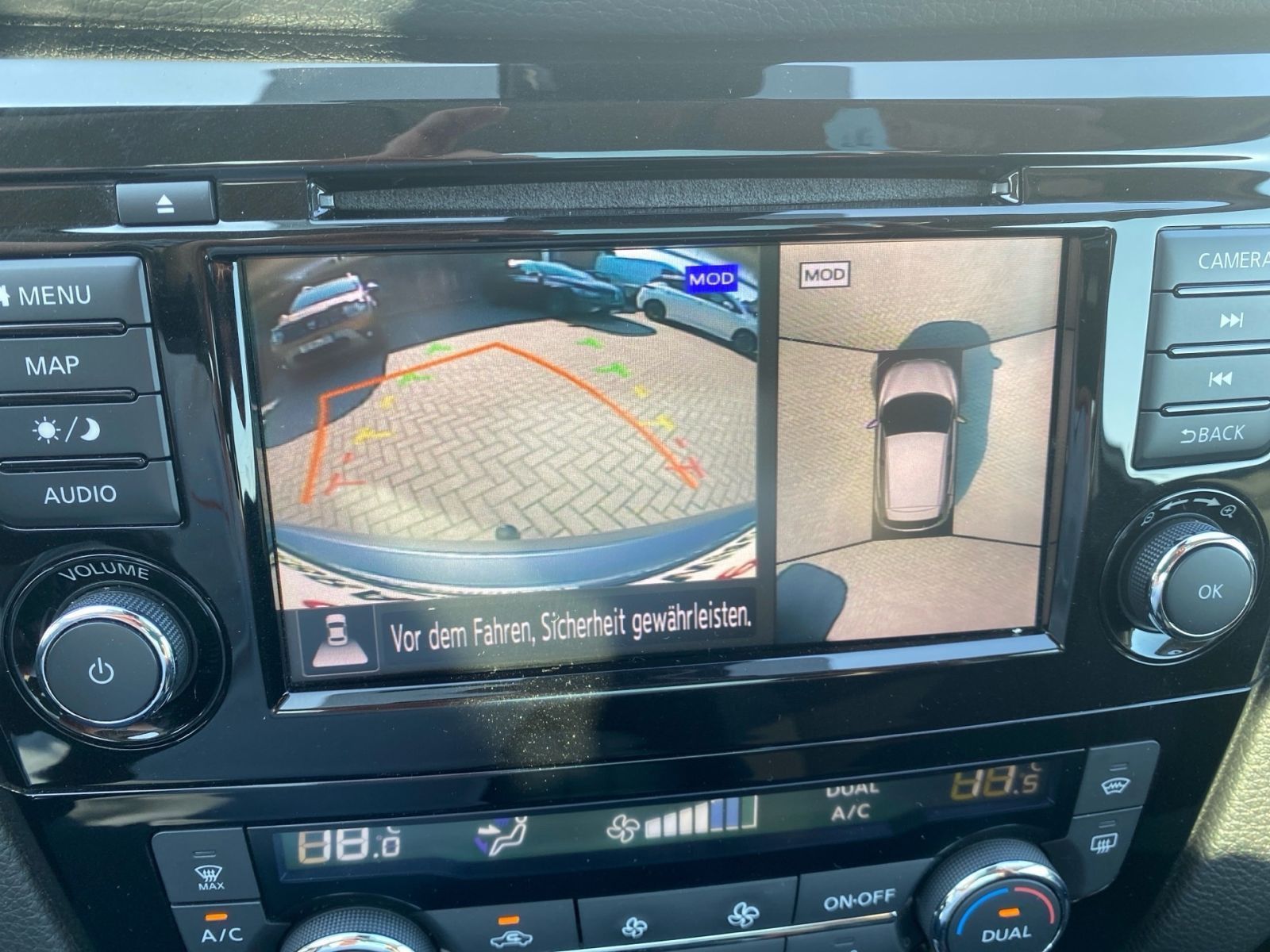 Fahrzeugabbildung Nissan Qashqai 1.3 DIG-T N-Connecta Automatik TCE 160