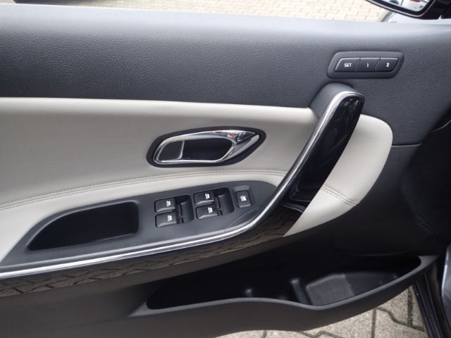 Fahrzeugabbildung Kia Ceed Spirit El. Panodach Navi Xenon Kurvenlicht