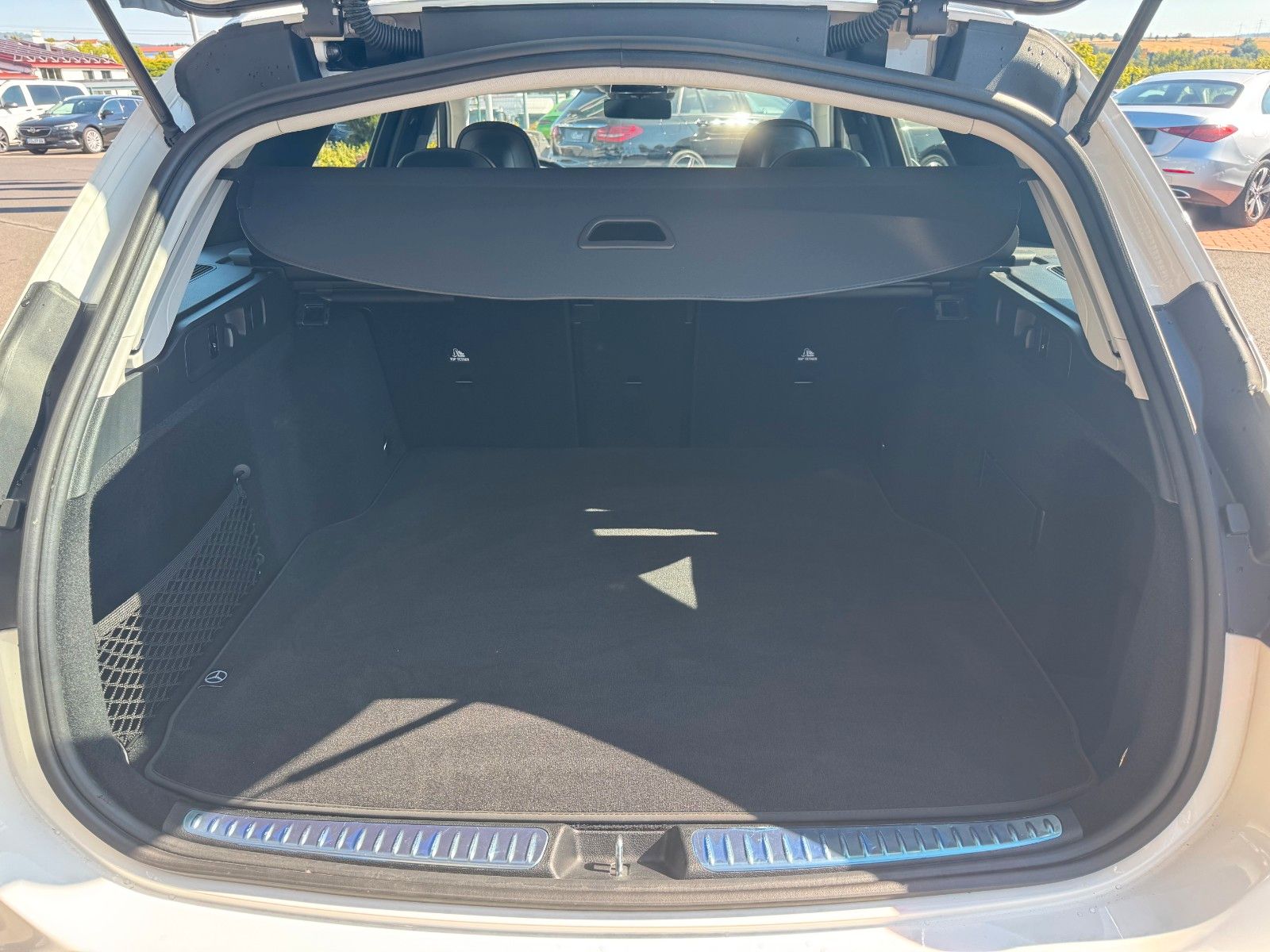 Fahrzeugabbildung Mercedes-Benz C 180 T Avantgarde+AHK+Memory+Ambiente+TotW