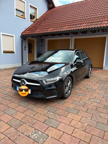 MERCEDES-BENZ A 200 -