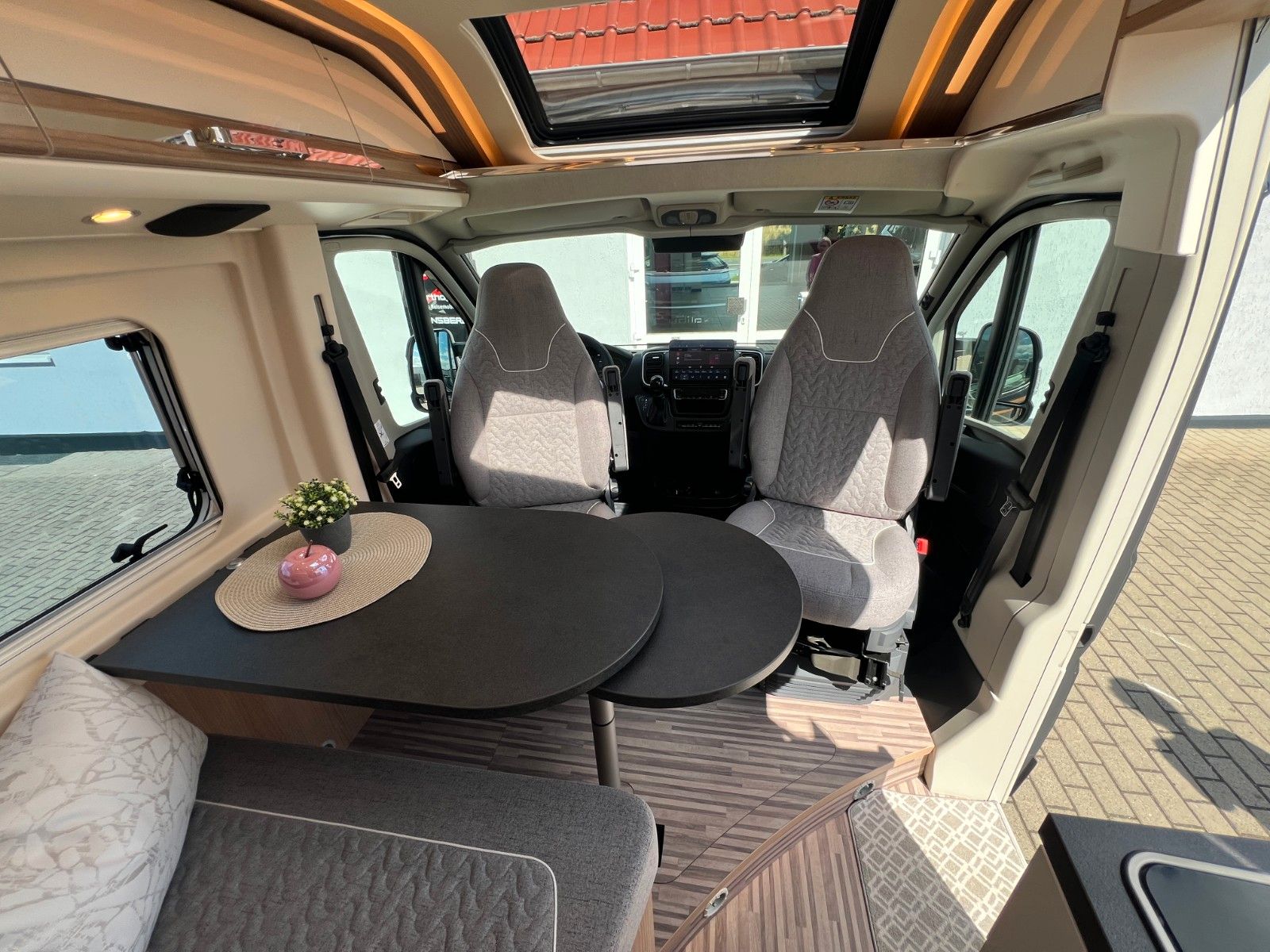 Fahrzeugabbildung Malibu Van diversity GT skyview 640 LE KE