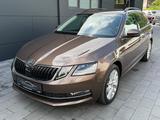 Skoda Octavia Combi 1.4 TSI Style DSG NAVI LED AHK - Skoda in Bielefeld