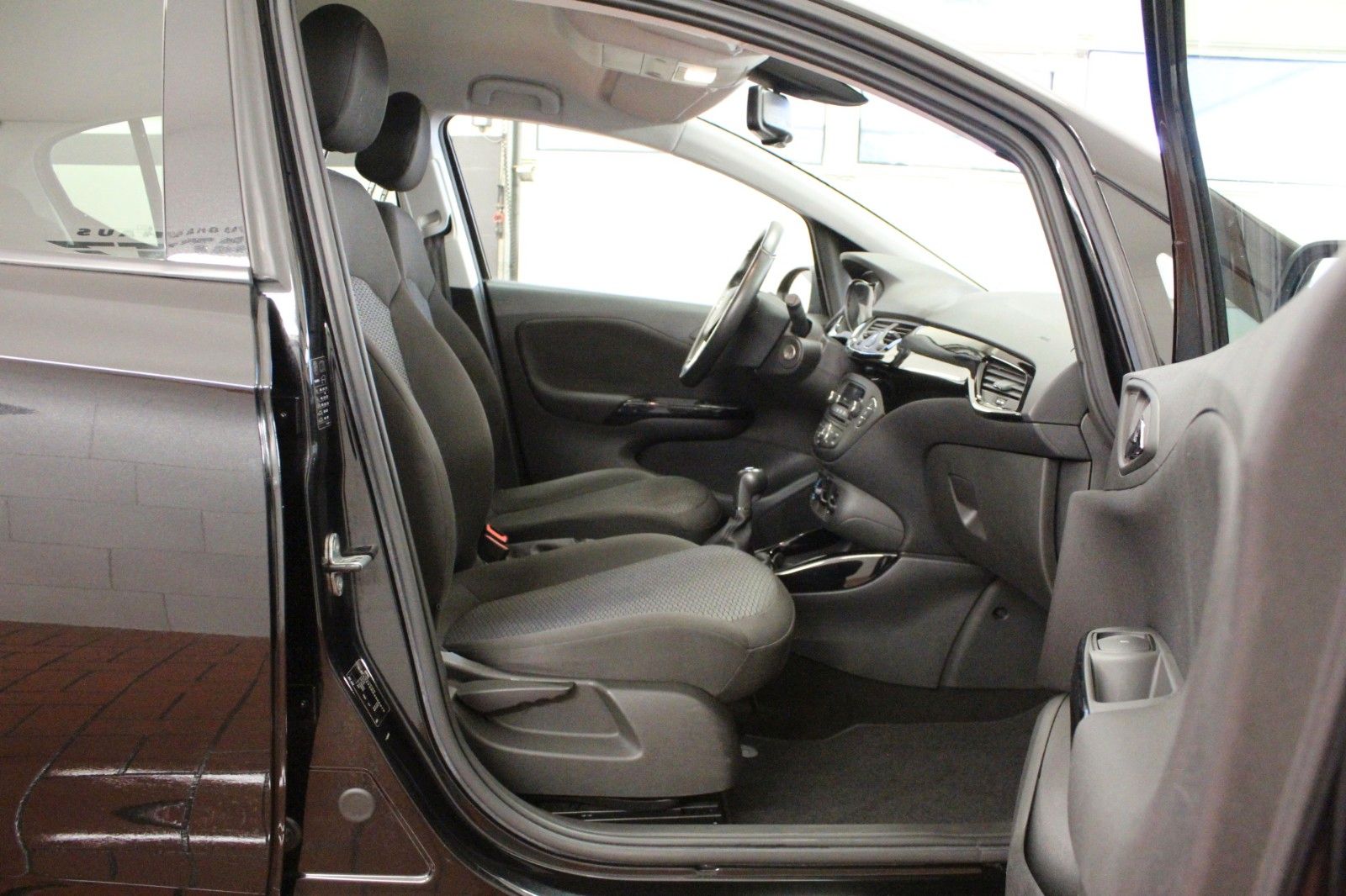 Fahrzeugabbildung Opel Corsa E 1.4 Active Winterpaket*AHK