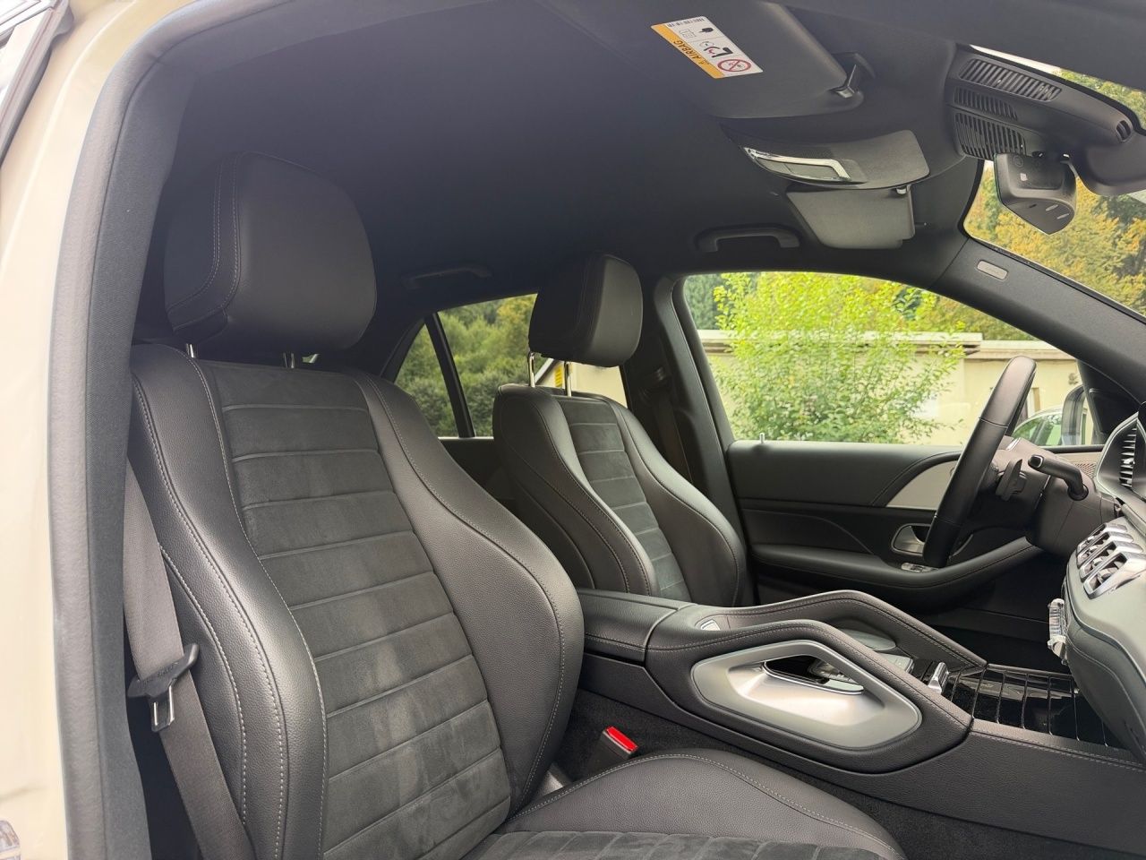 Fahrzeugabbildung Mercedes-Benz GLE 450 4M AMG+AHK+LUFTFAHRW+HEADUP+NIGHT+360+++