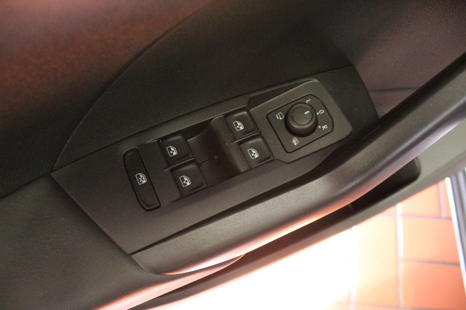 Fahrzeugabbildung Volkswagen T-Cross 1.0 TSI DSG *Sitzhzg*Kamera*