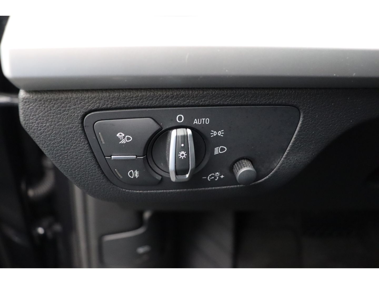 Fahrzeugabbildung Audi Q5 40 TDI quattro advanced AHK Elektr. Sitze