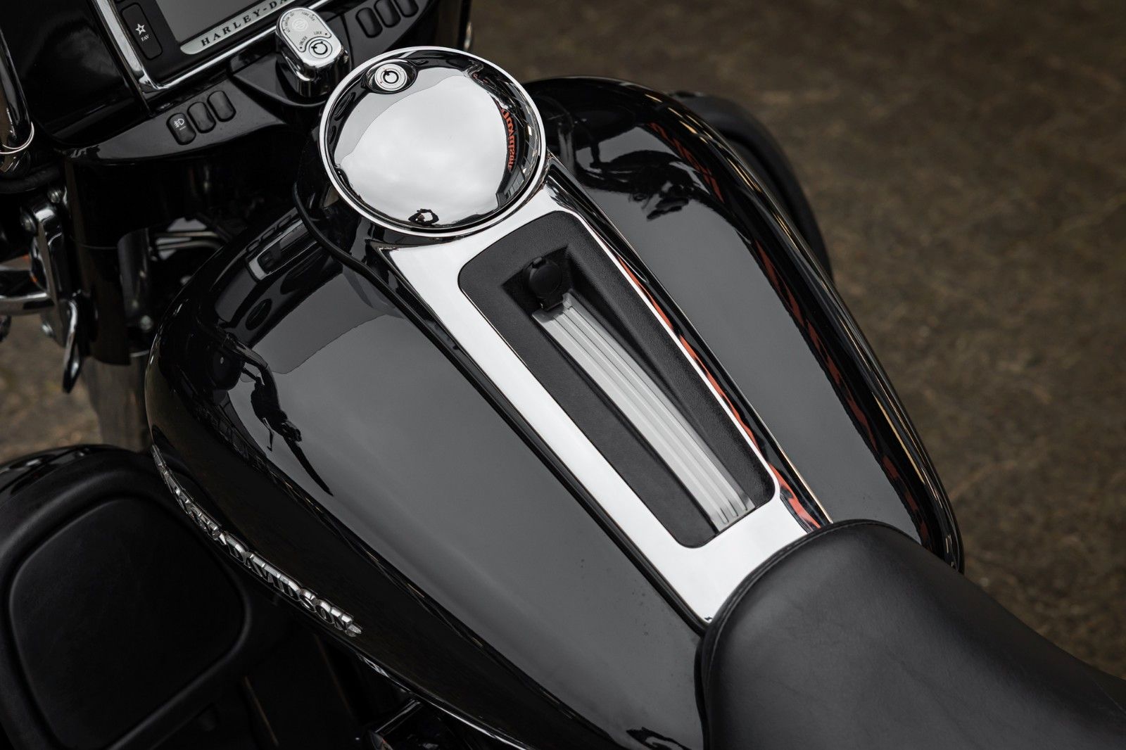 Fahrzeugabbildung Harley-Davidson ULTRA LIMITED LOW FLHTKL 103CUI - JEKILL&HYDE -