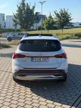 Hyundai Santa Fe Hybrid 4WD Prime-Vollausstatung - silberne Hyundai SANTA FE