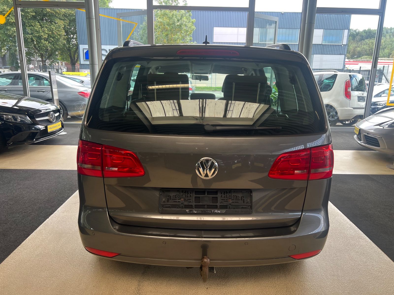 Fahrzeugabbildung Volkswagen Touran 1.6 TDI * 7.SITZER * SITZHEIZUNG *
