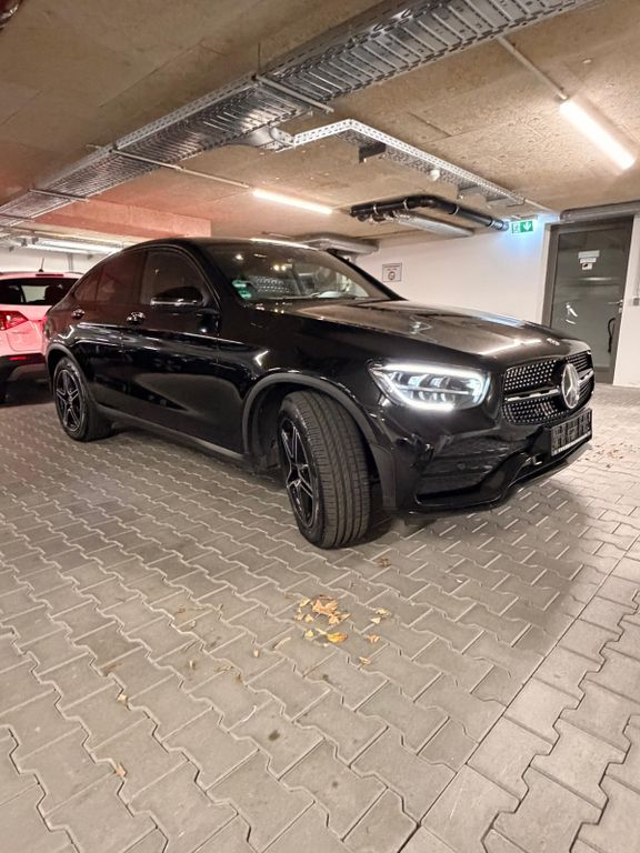 Image of Mercedes-Benz GLC 300