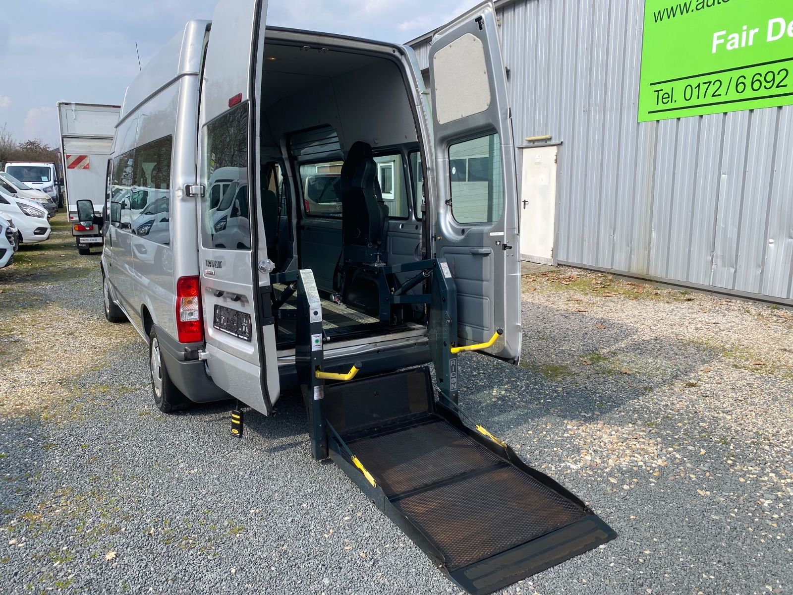 Fahrzeugabbildung Ford Transit Kombi FT 300 M Trend,STH,ROLLSTUHLLIFT