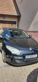 Renault Megane Je t'aime 1.6 16V 100 Je t'aime - Renault Megane mit Benzin-Antrieb: Limousine, Je Aime
