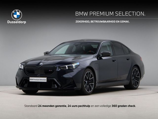 BMW M5 Sedan – Carbon Pack
