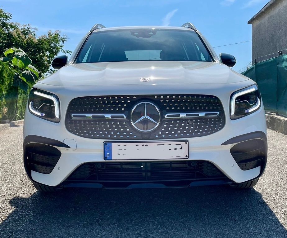 Image of Mercedes-Benz GLB 200