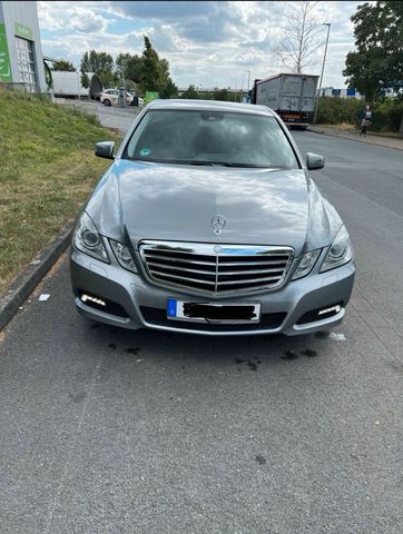 Mercedes-Benz Mercedes E350 CGI TÜV Neu