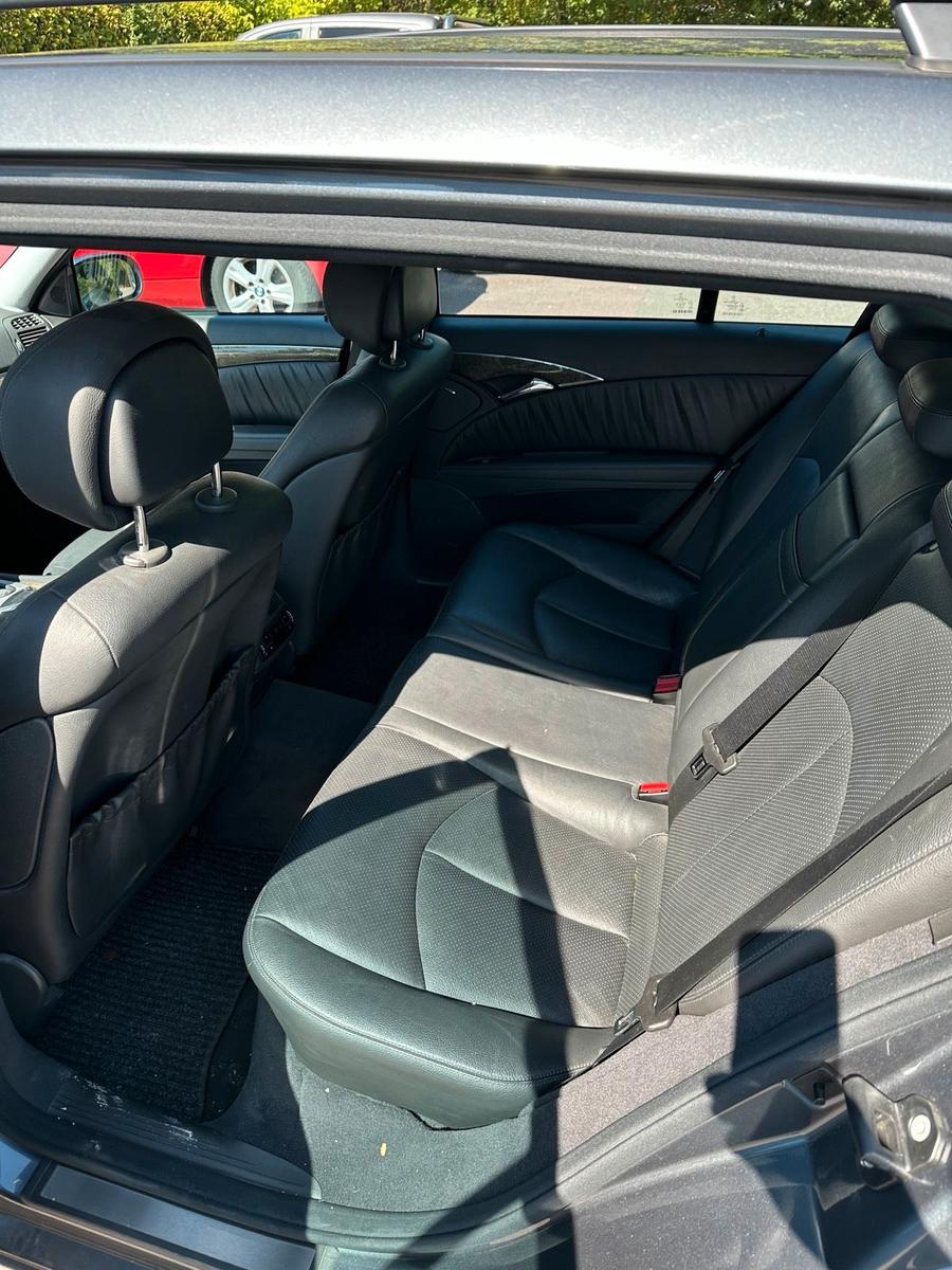 Mercedes-Benz E320 2005 — photo 7