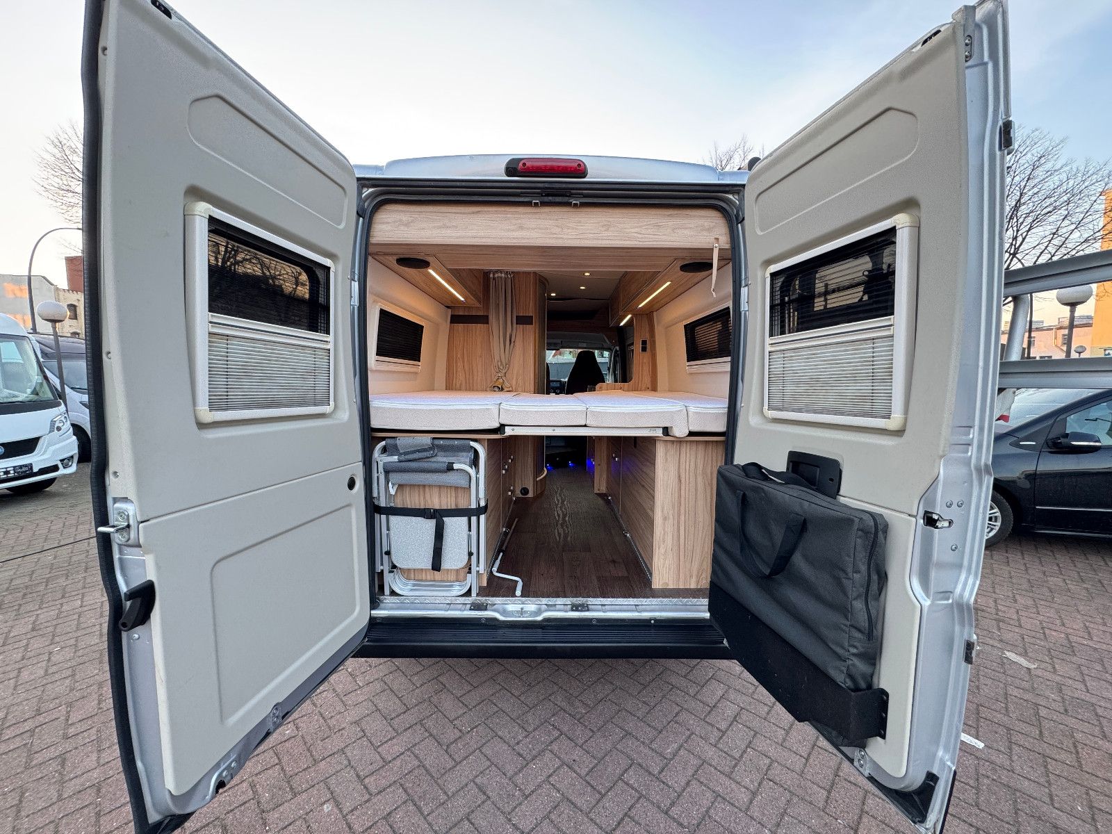 Fahrzeugabbildung HYMER / ERIBA / HYMERCAR YOSEMITE 600 CROSSOVER FIAT SCHLAFDACH LÄNGSBETT