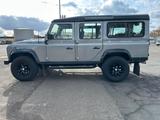 Land Rover Defender 110 Rough Station Wagon Sondermodell - Land Rover Defender: Rough