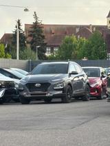 Hyundai KONA 1.6 T-GDI Premium DCT 4WD Premium