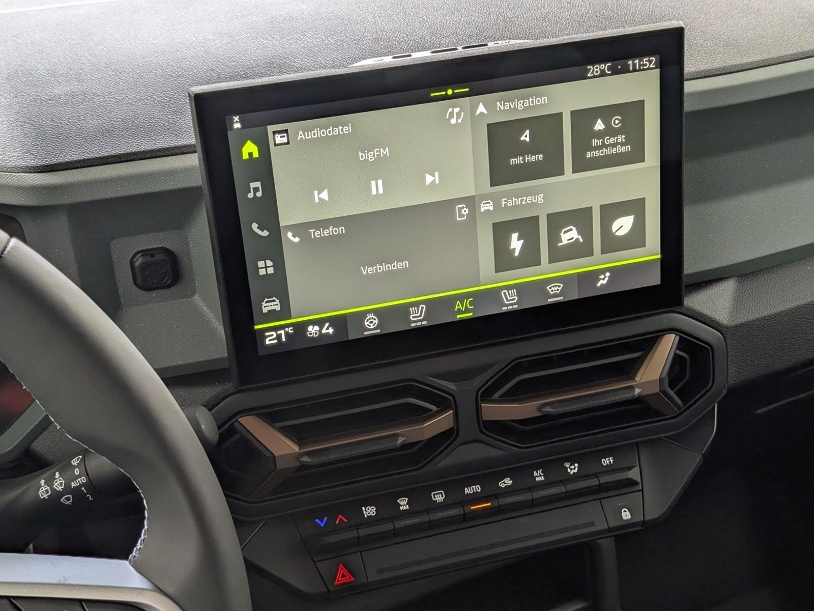 DACIA Duster Extreme Hybrid 155 Winter-Plus – Bild 17