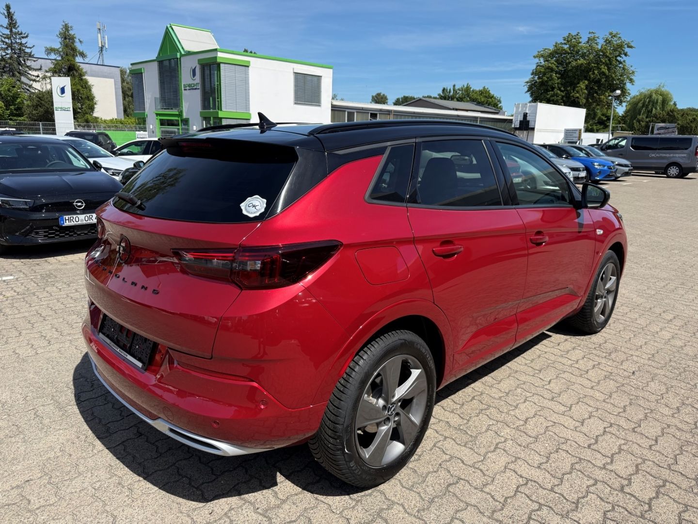 Fahrzeugabbildung Opel Grandland Ultimate 1,2T Navi+Leder+Sitzbelüftung