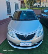 Lancia Ypsilon 1.2 69 CV 5 porte Silver - silberne Lancia Ypsilon