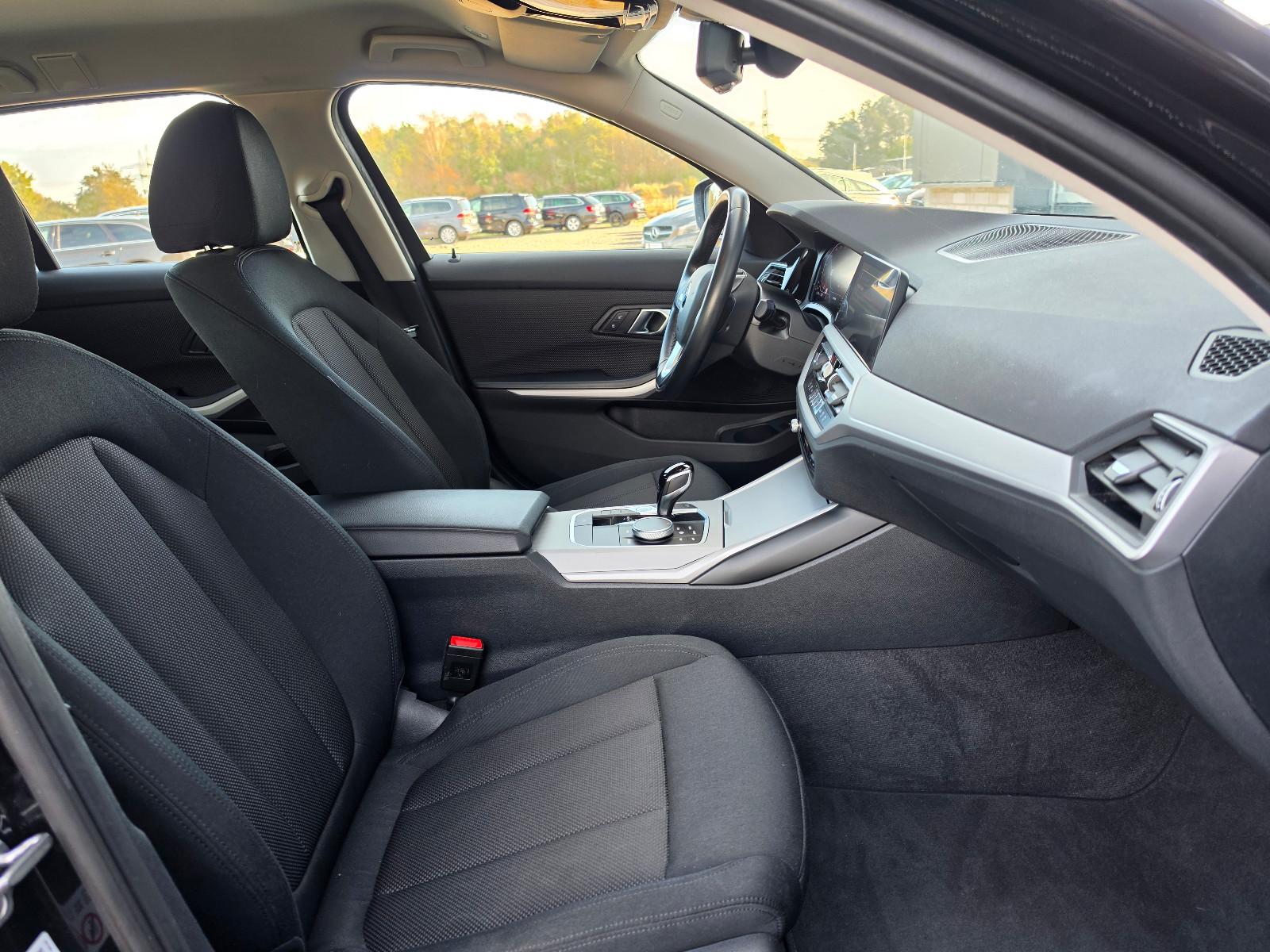 BMW 318d Advantage TÜV Neu/LED/Virtuell Cockpit/Navi