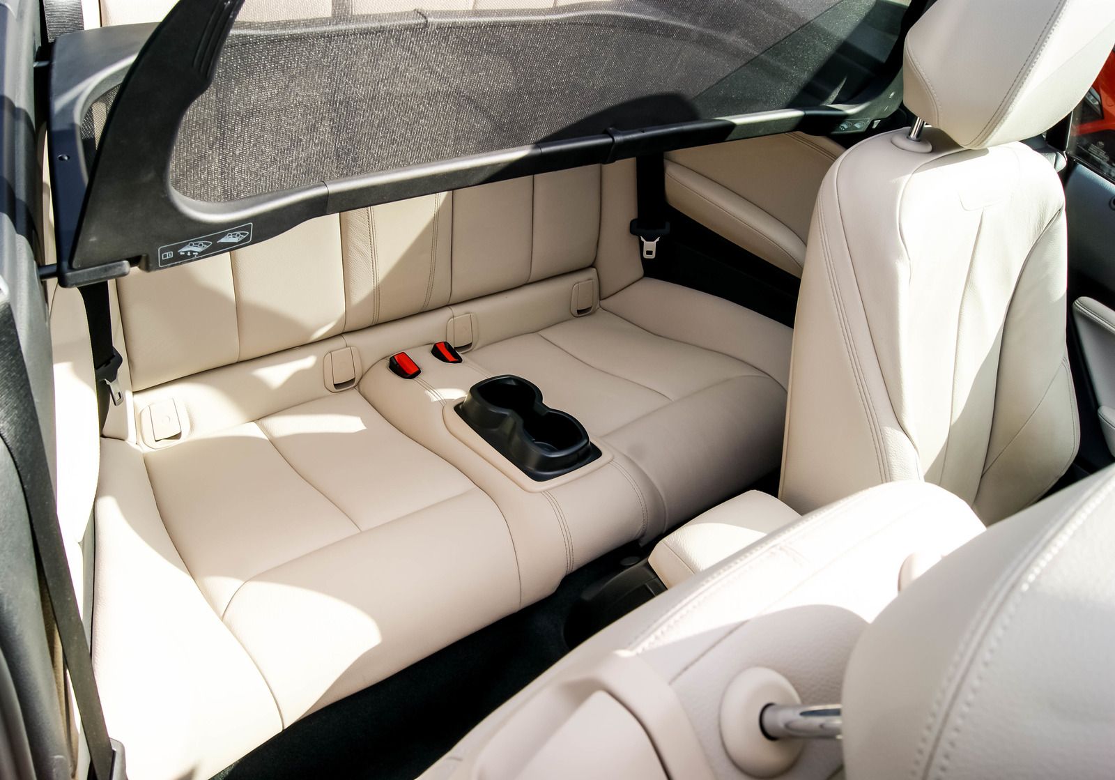 Fahrzeugabbildung BMW 220 d Cabrio M Sport Estoril NAVI LED KAMERA AHK