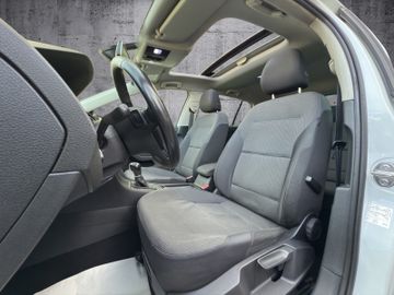 Volkswagen Golf VII Lim. 1.6 TDI DSG*PANO*XENON*PARKPILOT