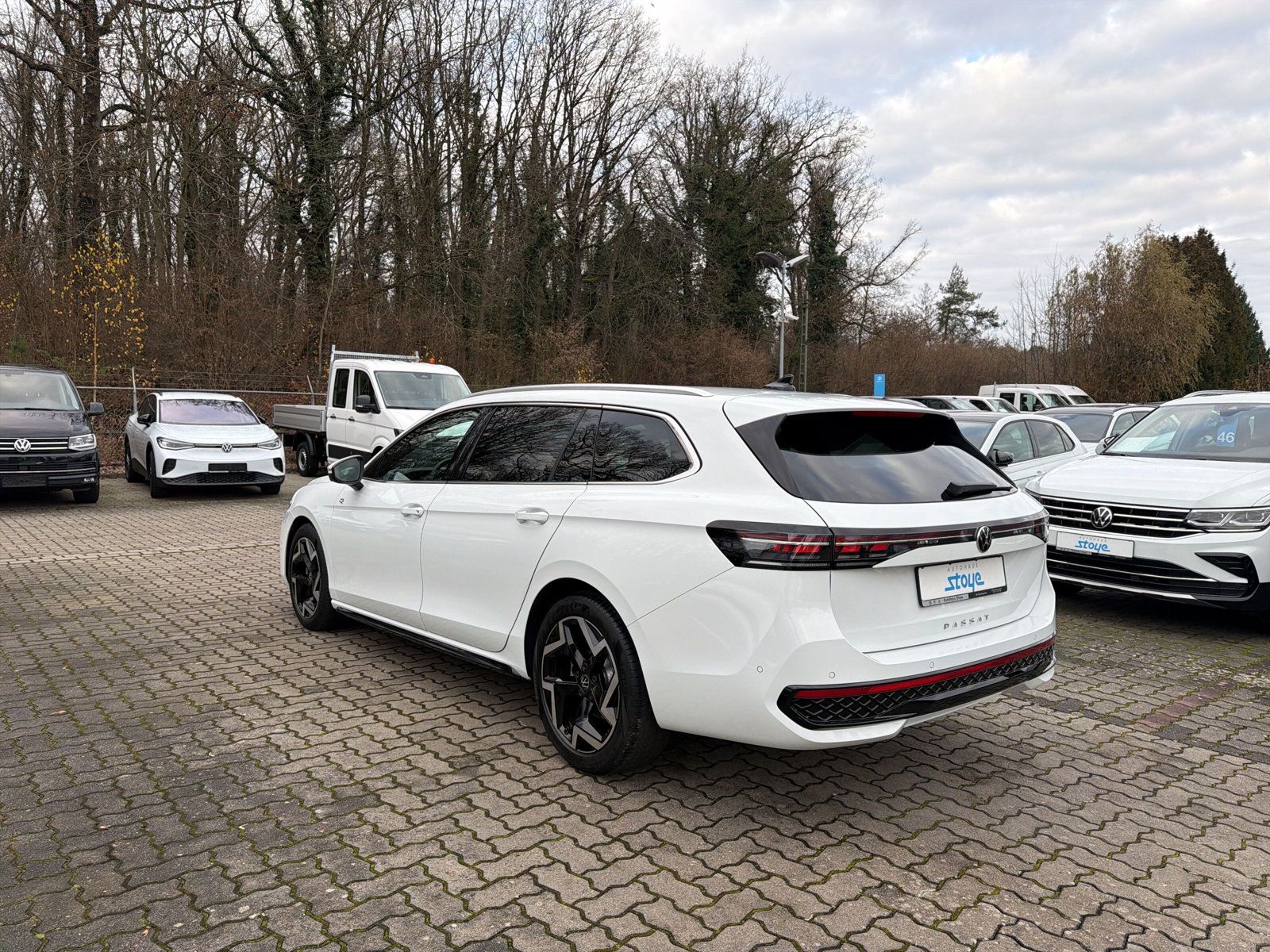 Passat Variant R-Line TDi DSG Navi AZV Matrix