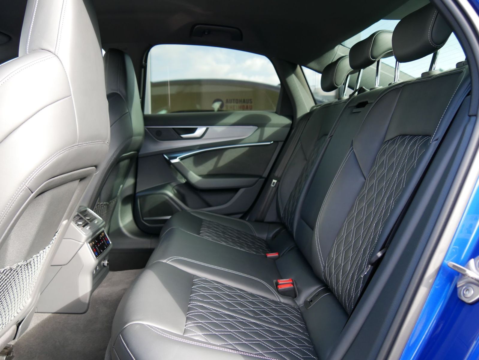 Fahrzeugabbildung Audi A6 55 TFSI e quattro sport MATRIX LED 21" B&O