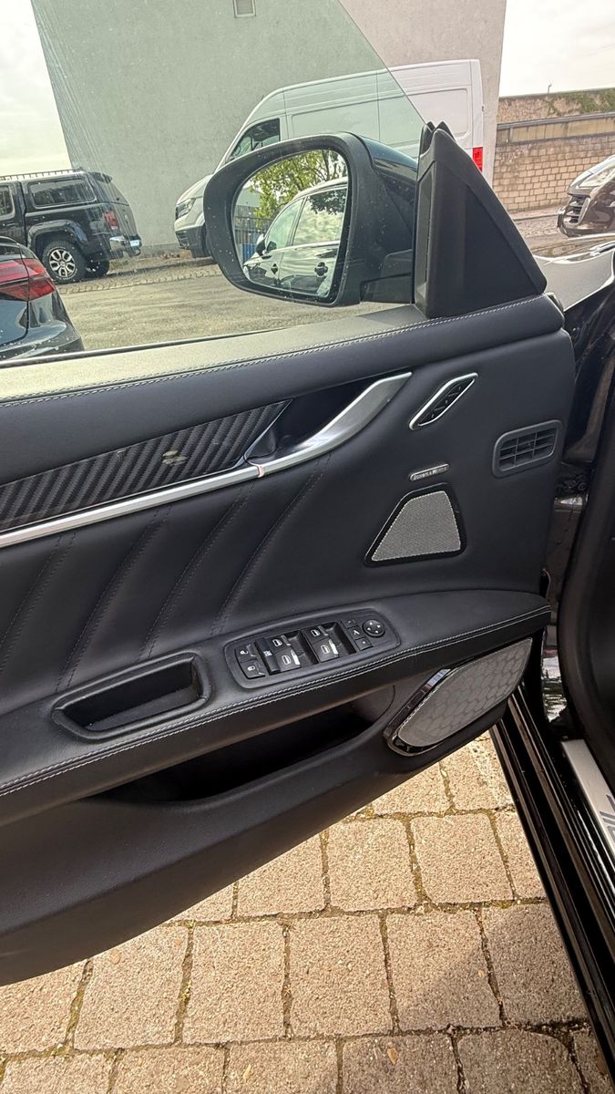 Fahrzeugabbildung Maserati Ghibli GranSport Diesel