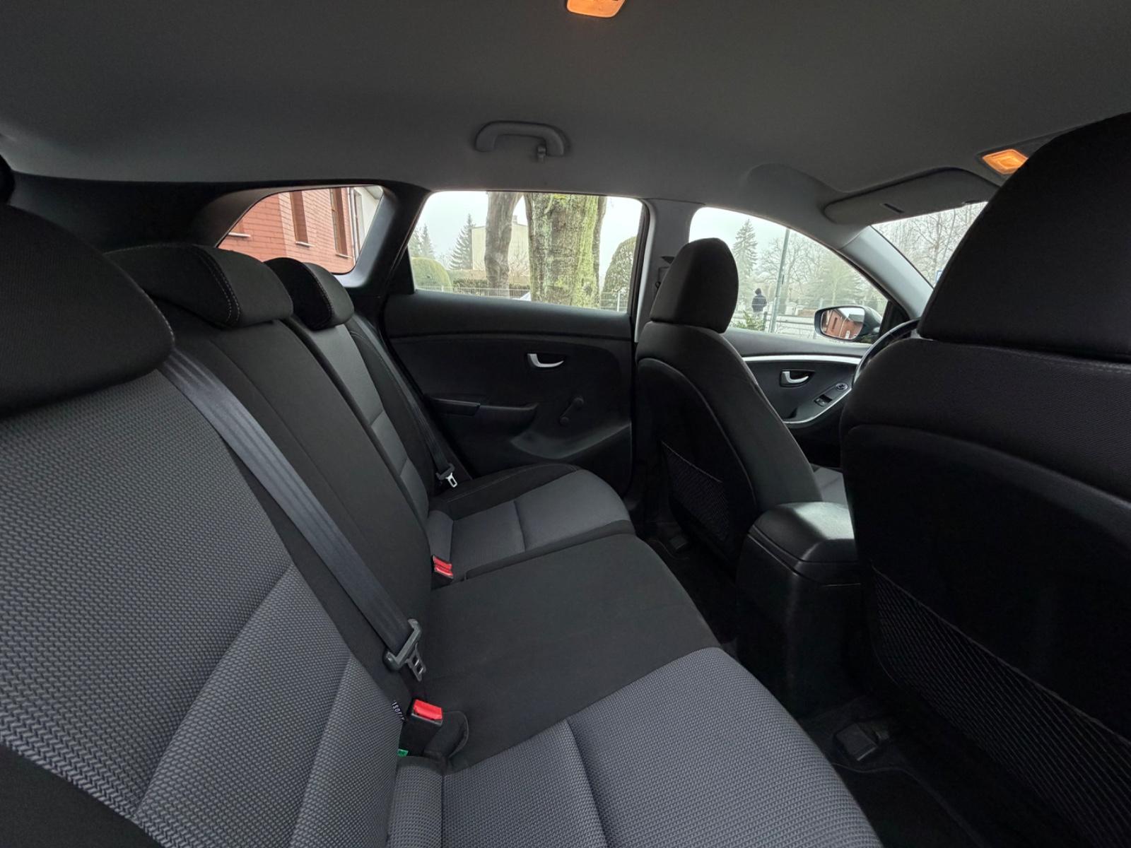 Hyundai i30 2013 — photo 13