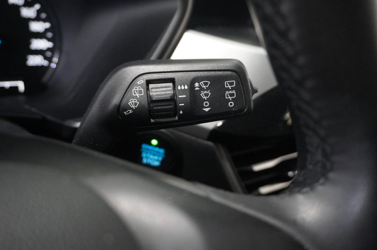 Fahrzeugabbildung Ford Kuga 2.5 HYBRID COOL & CON. NAVI/LED/SPORT/DAB+