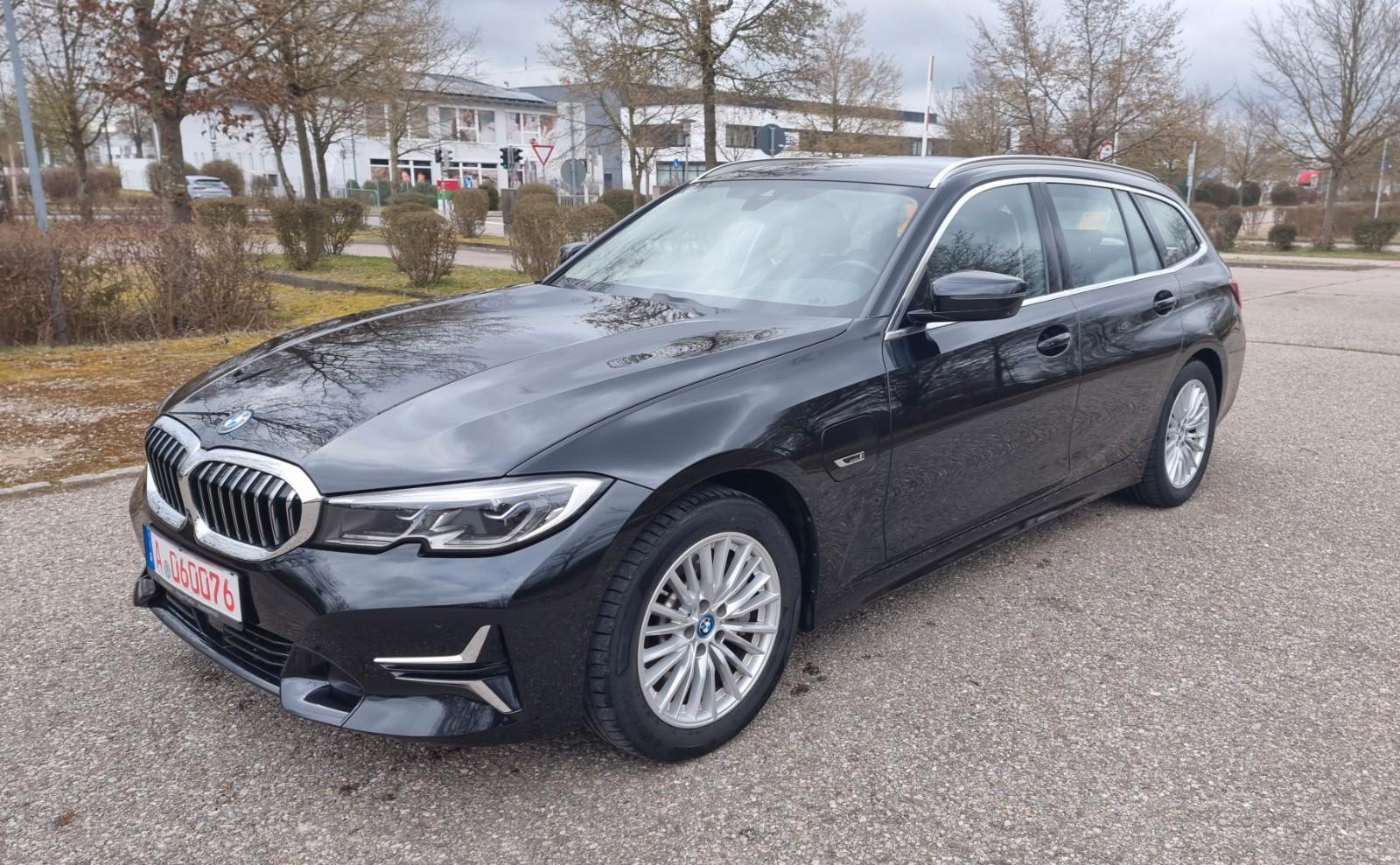 BMW 330e Luxury Line  AHK, Park Assi, Head up, Laser