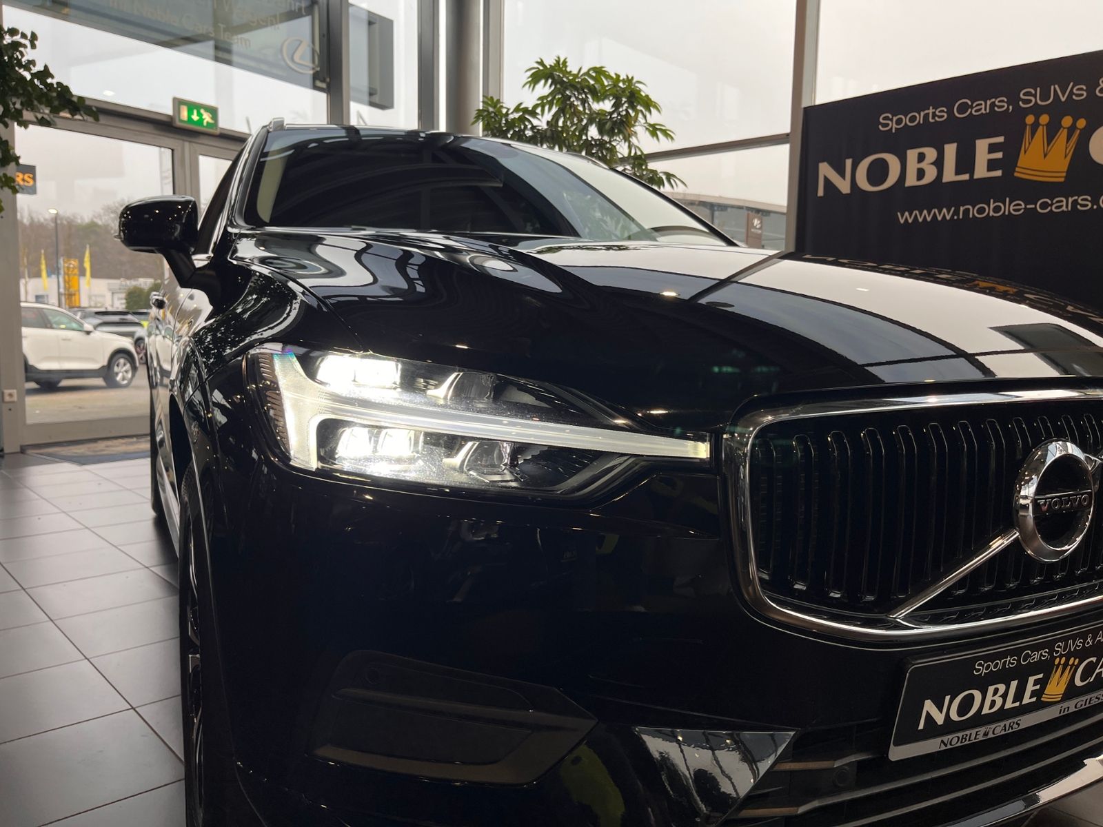 Fahrzeugabbildung Volvo XC60 Momentum Pro 2WD AHK LED NAV RFK 18"